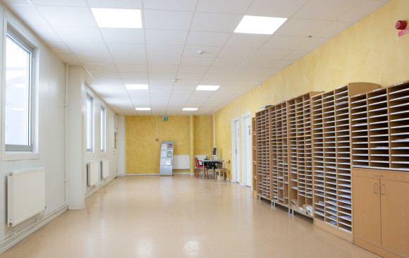 Energisnål och uppiggande belysning på kontoret