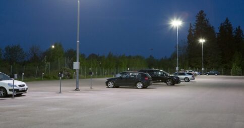 Energieffektiv belysning på parkeringen vid ICA's centralager