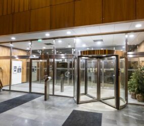 NewSec skaffar smart och snygg LED-belysning i entréhallar