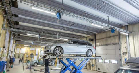 Bilprovningen i Rissne uppgraderar till LED-belysning