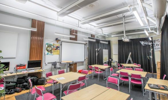 LBS gymnasiet mörka lokaler får dagsljus