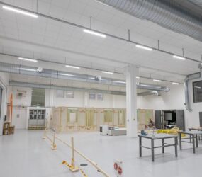 Praktiska Gymnasiet i Norrköping satsar på dagsljusvit belysning