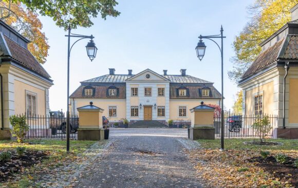 Områdesbelysning i vacker herrgårdsmiljö
